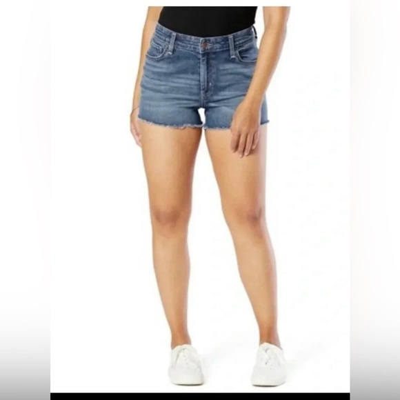 Levi Strauss & Co Signature High Rise 3” Shorts - Picture 1 of 4